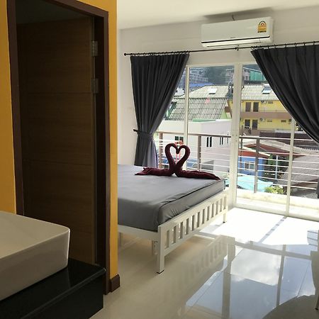 Bedbox Guesthouse And Hostel Patong Екстериор снимка