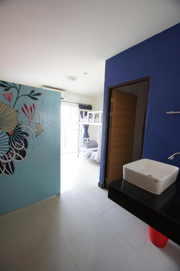 Bedbox Guesthouse And Hostel Patong Екстериор снимка
