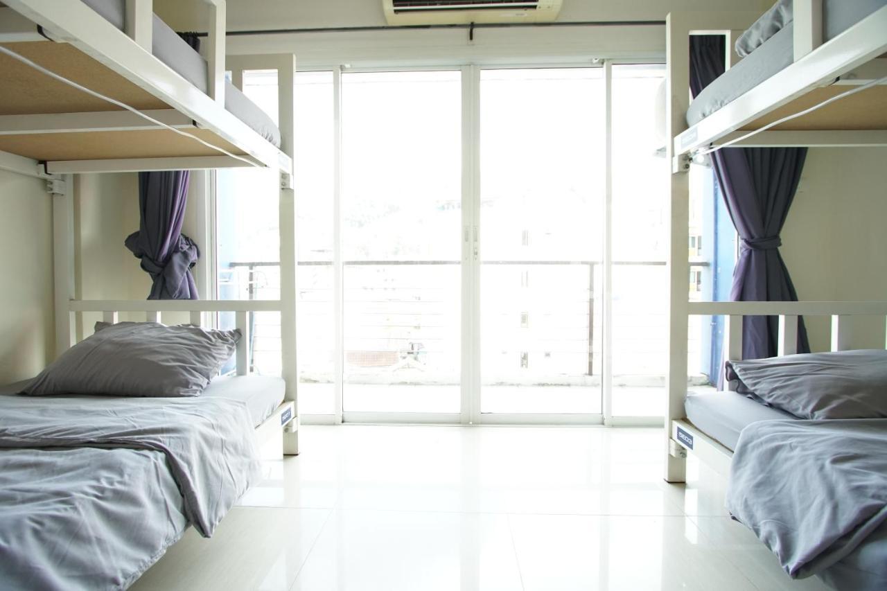 Bedbox Guesthouse And Hostel Patong Екстериор снимка