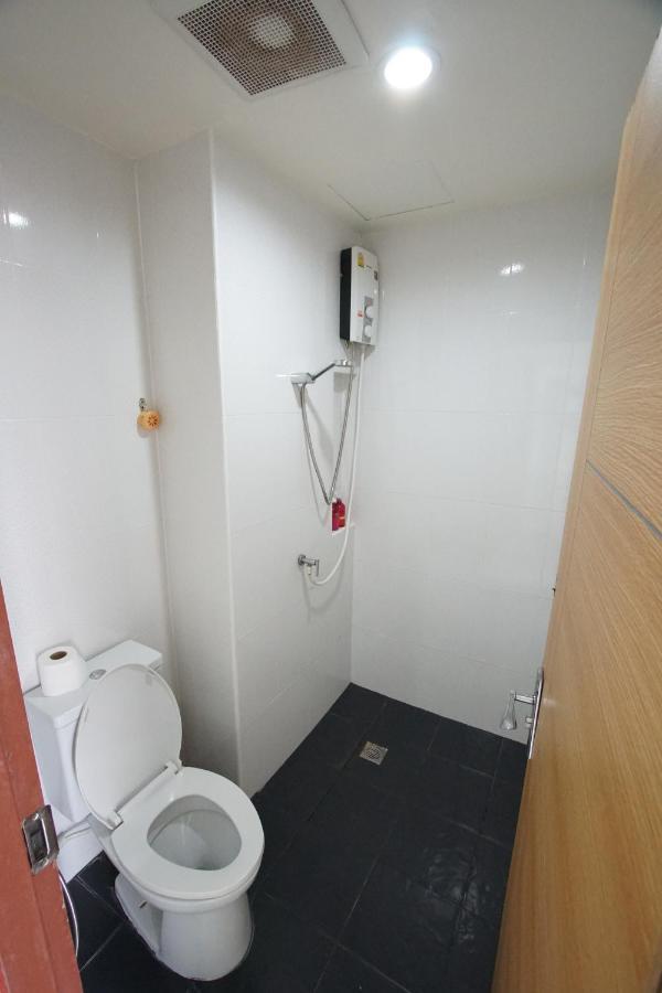 Bedbox Guesthouse And Hostel Patong Екстериор снимка