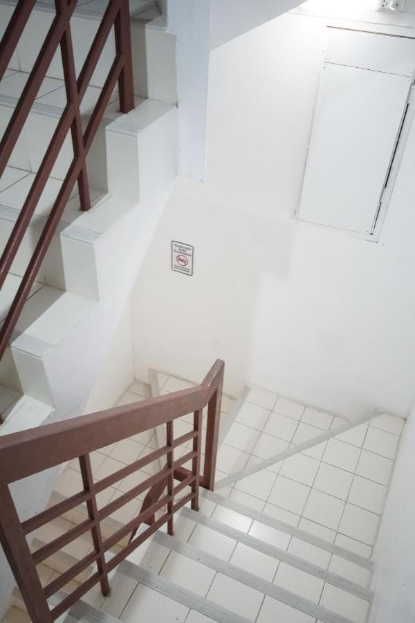 Bedbox Guesthouse And Hostel Patong Екстериор снимка