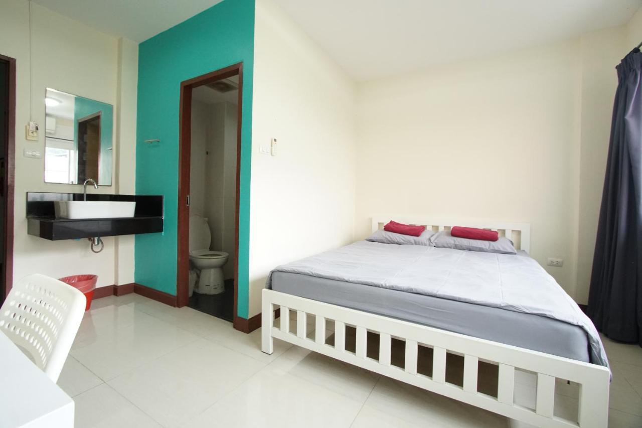 Bedbox Guesthouse And Hostel Patong Екстериор снимка