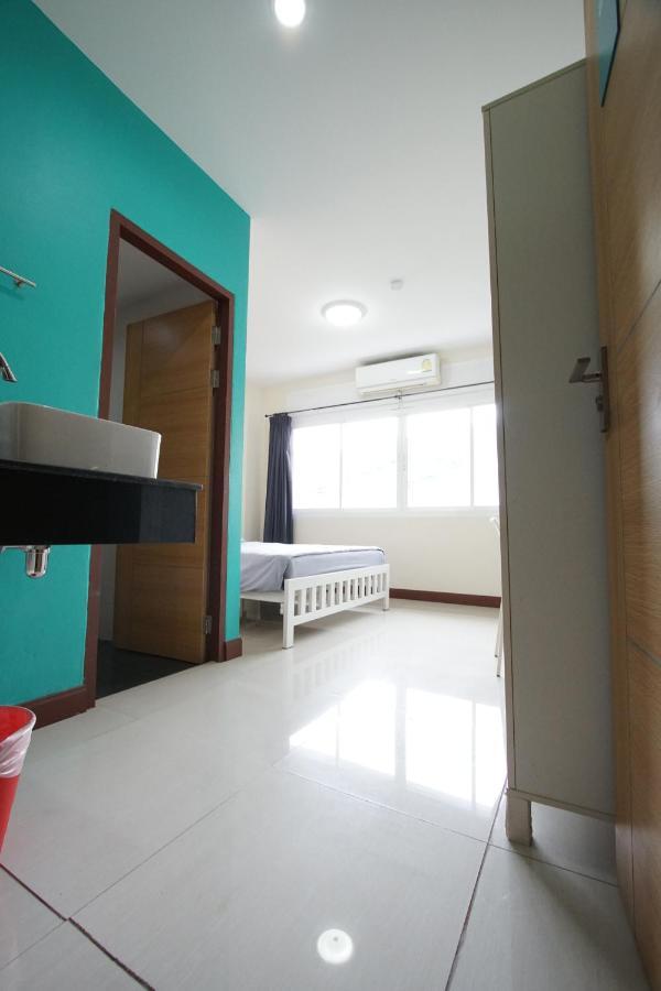 Bedbox Guesthouse And Hostel Patong Екстериор снимка