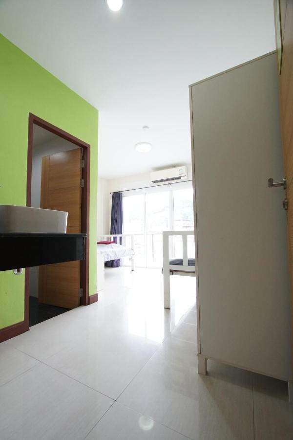 Bedbox Guesthouse And Hostel Patong Екстериор снимка